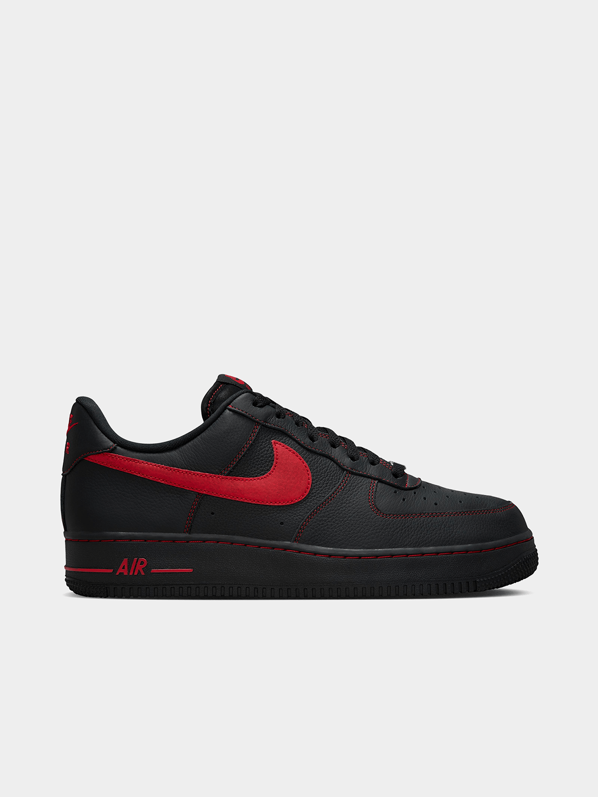 Nike Men's Air Force 1'07 LV8 Black/Red Sneaker